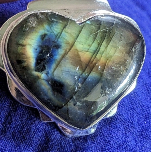Labradorite Pendant - Picture 2 of 7